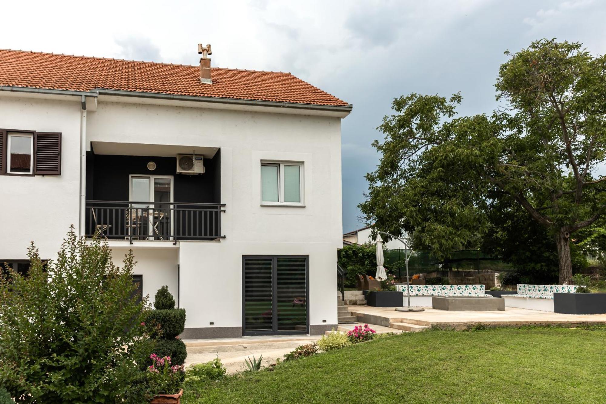 Deluxe Apartment Roma Имотски Екстериор снимка